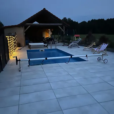 Nowa Stodola Koniec Swiata アパート